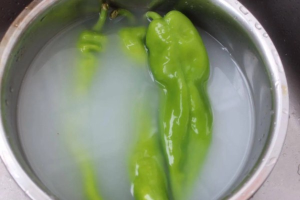 如何洗去蔬菜农残,可以用自来水去农残