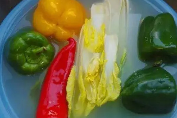 如何洗去蔬菜农残,可以用自来水去农残